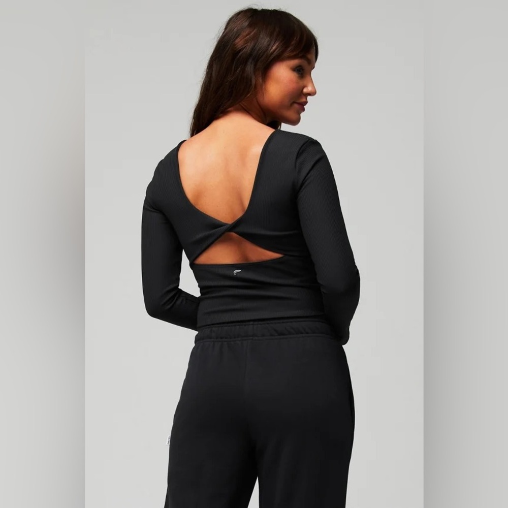 NWT Fabletics Oasis Rib Twist Long-Sleeve Top in Black - S